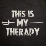 Tee shirt noir "this is my therapy"
